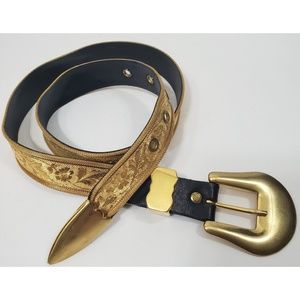Another Line Gold Metal On Leather Belt